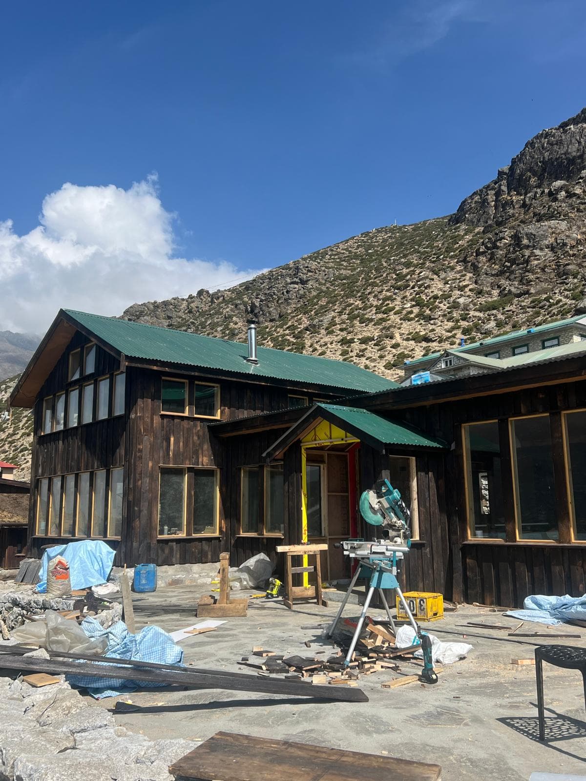 Construction story at Dingboche Inn