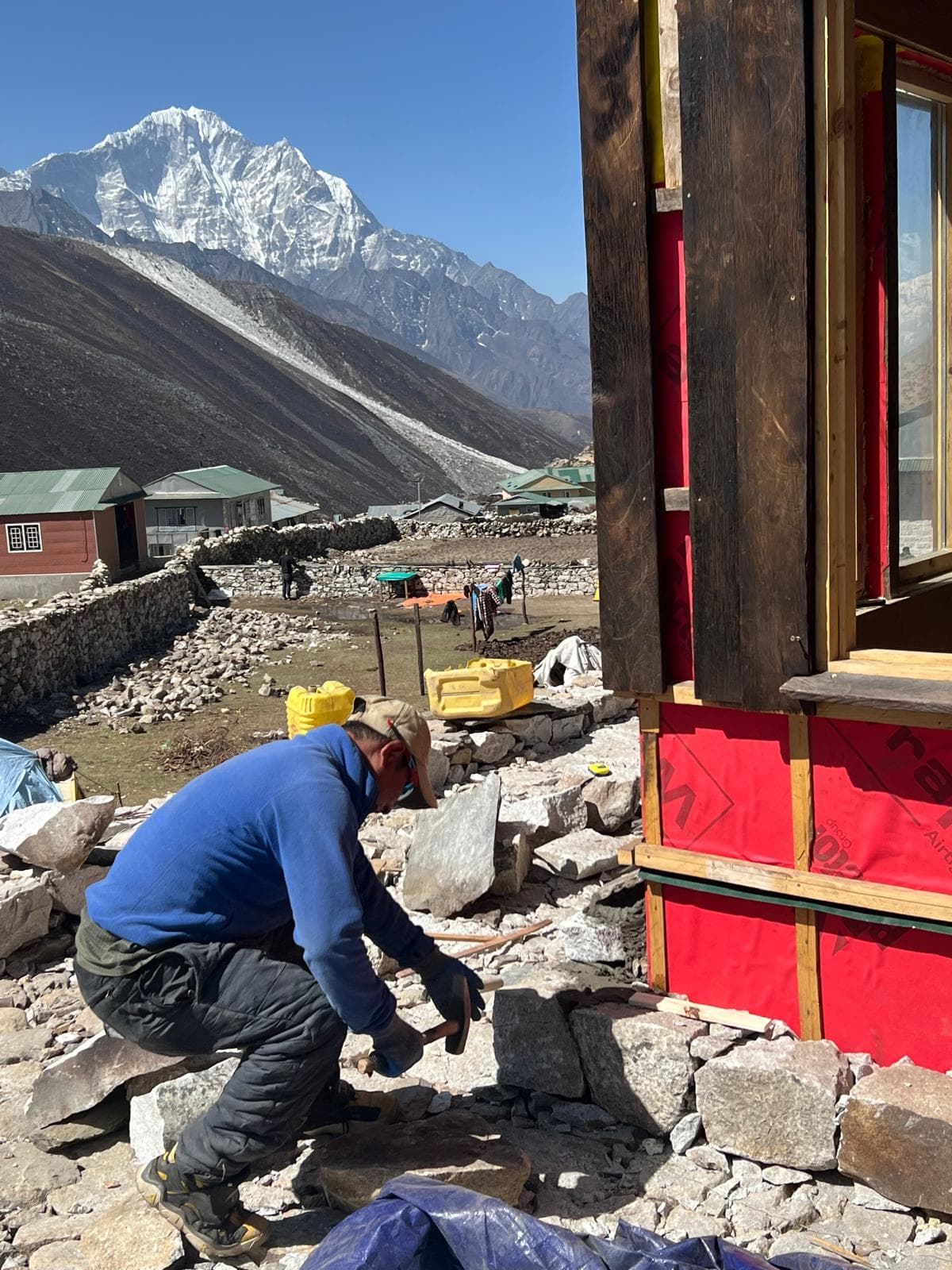 Construction story at Dingboche Inn