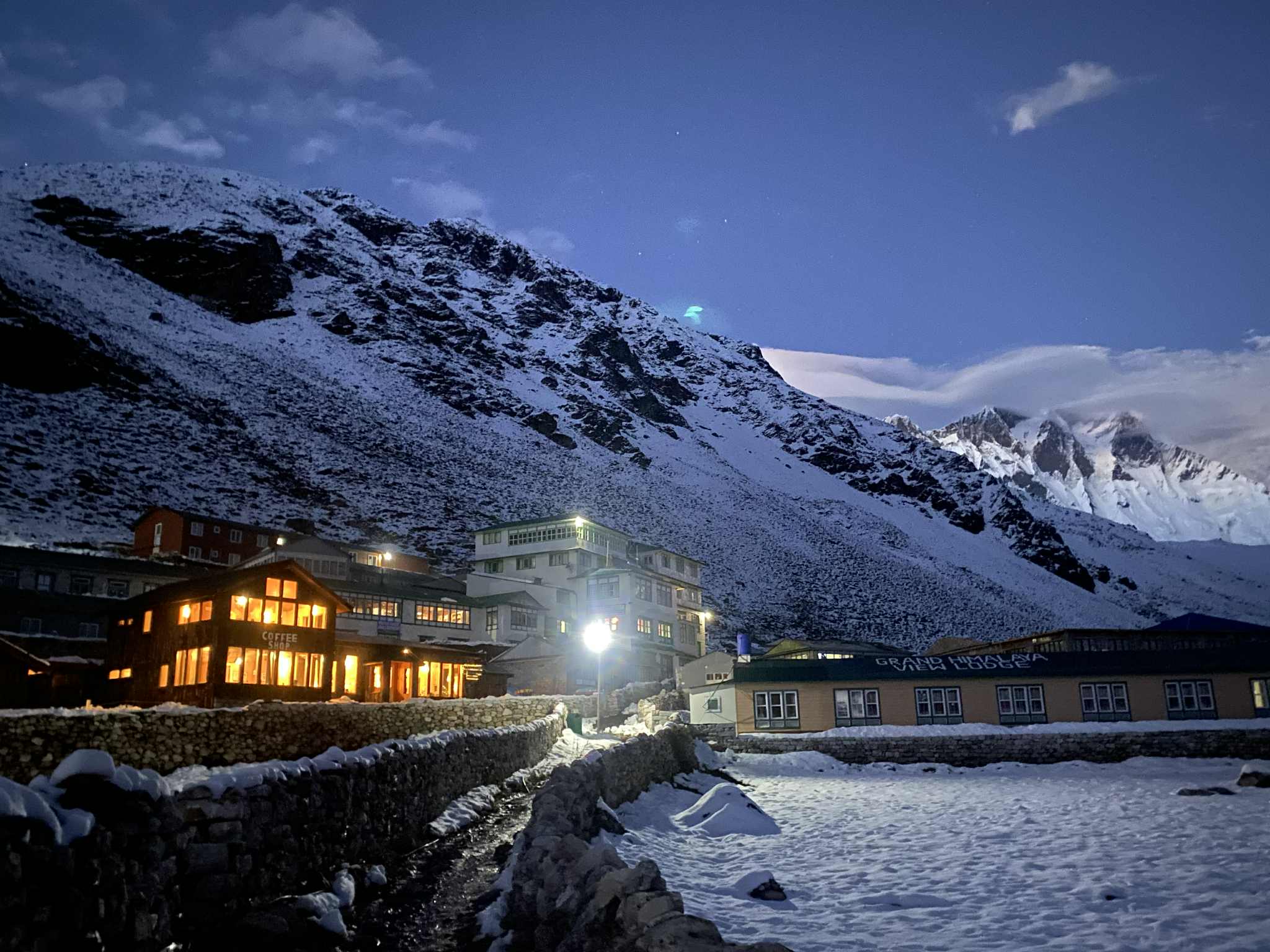 Mountain and lodge scene 10 at Dingboche Inn